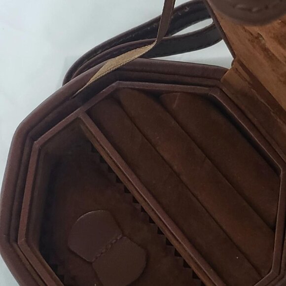 VINTAGE WOLF DESIGNS BROWN OCTAGON LEATHER TRAVEL JEWWLRY CASE-NEW - Picture 6 of 8